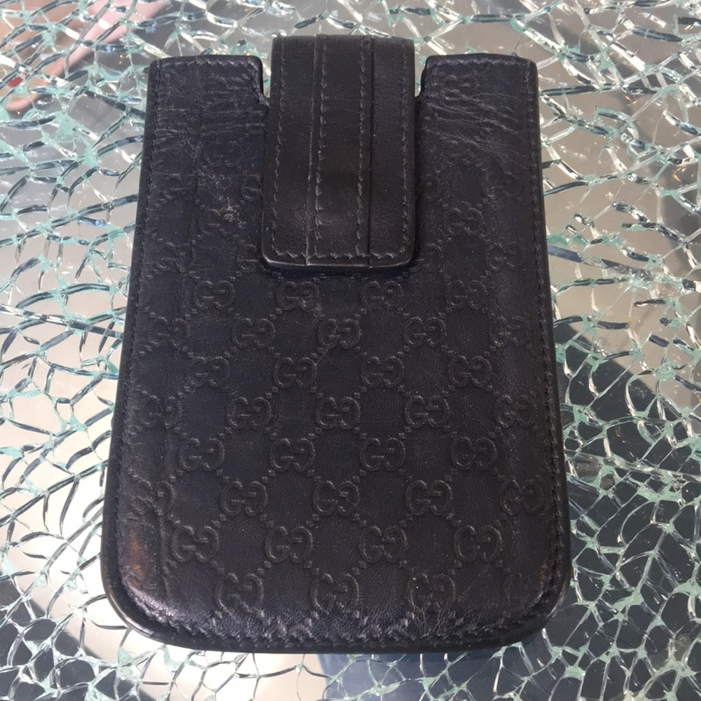 Gucci card holder/wallet. Some ware and creasing.